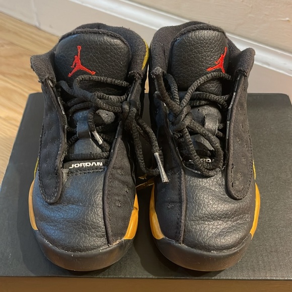 Kids Jordan 13 Retro Carmelo Anthony Class 2022 Black Gold Toddler Size 9C - Picture 2 of 11